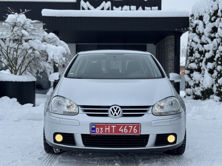 Свіжопригнаний Golf 5 1.6бензин TOUR