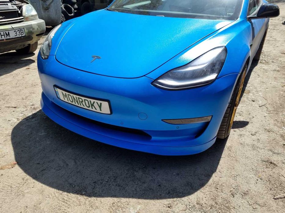Передняя губа / накладка для Tesla Model 3