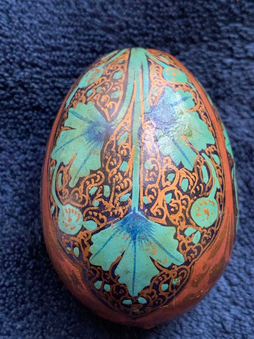 Ideal para a Páscoa: ovo de madeira pintado à mão