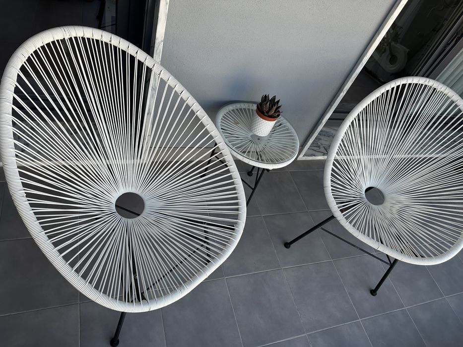 Conjunto 2 cadeiras e mesa exteriores