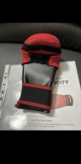 Mike tyson luva assinada e certificada