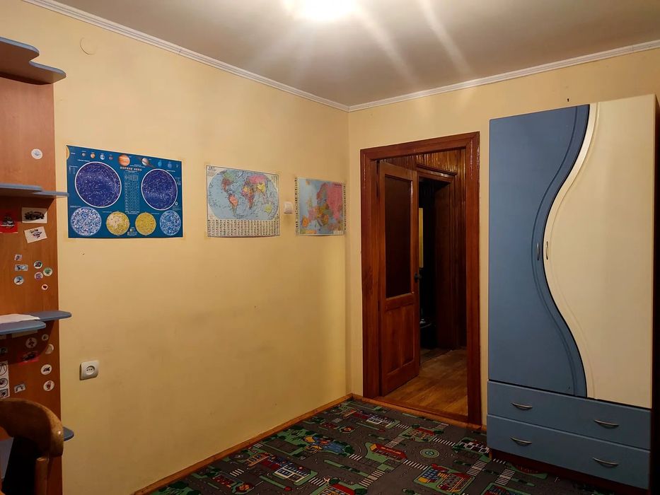 Продаж 4-кімнатної квартири 84,1 м кв. в  ближньому центрі м. Старий Самбір Самбірського району Львівської області.