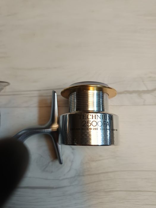 Carreto pesca Shimano technium 2500