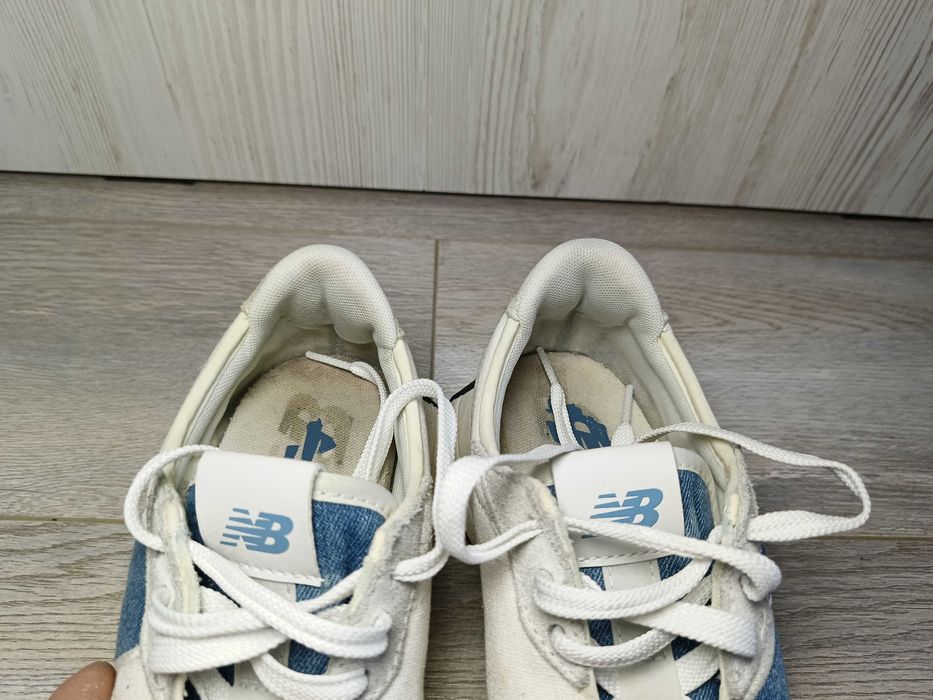 New Balance 327.       .