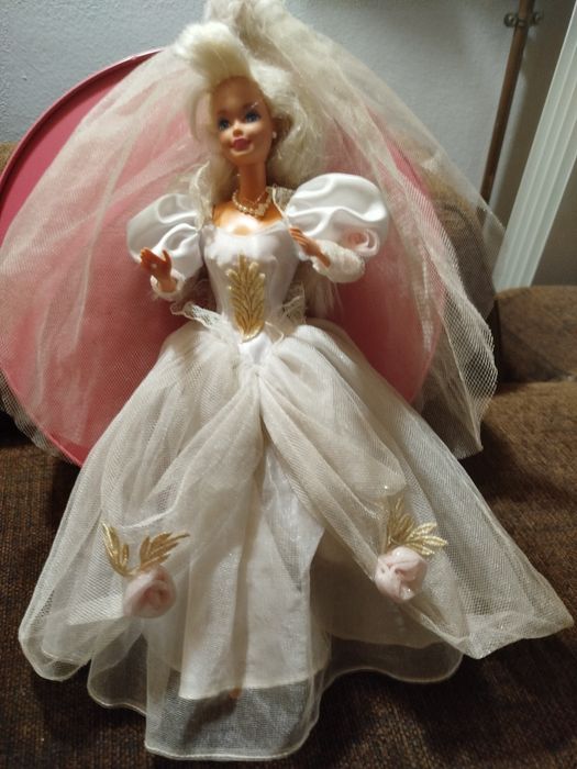 Boneca Barbie modelo noiva