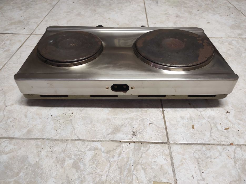 Fogão Elétrico Portátil de 2 Placas – A Funcionar