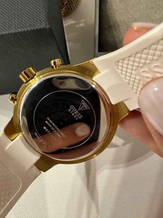Zegarek damski Guess model W0772L6