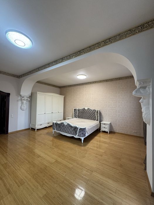 Продаж великогабаритної 2-кімнатної квартири