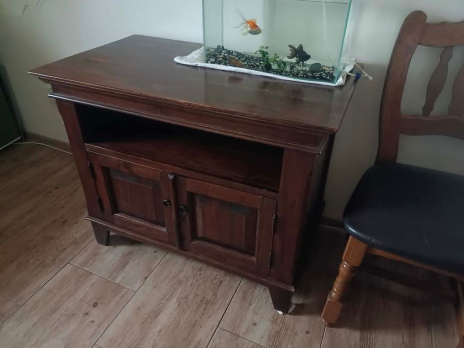 Komoda w starym stylu. Drewno 2szt