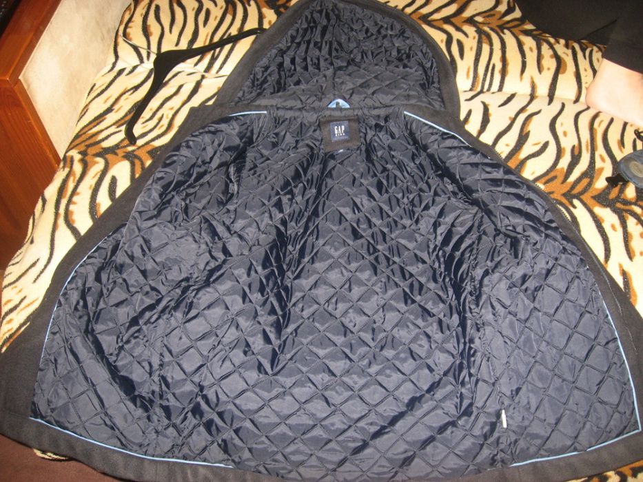 Пальто gap 8-9 лет.