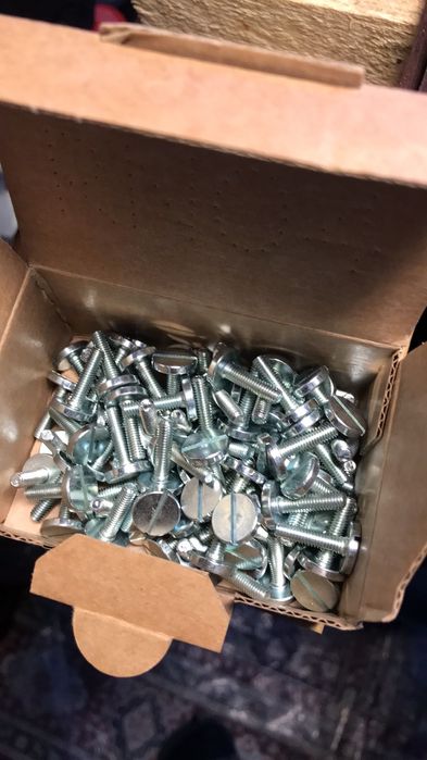 Винт оцинкованный M4 x 16