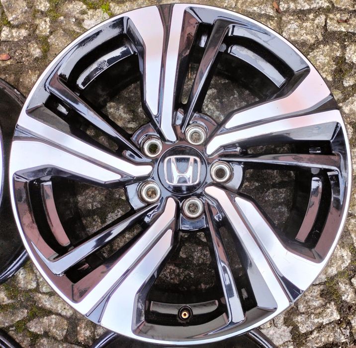 Felgi aluminiowe Honda Civic Accord CR-V 7x17 ET45 5x114,3