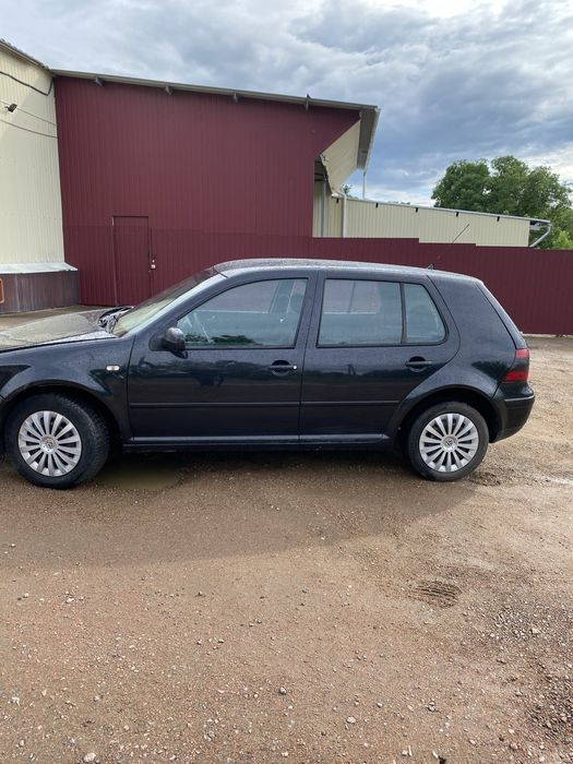 Volkswagen Golf 4 1.6 2000 рік