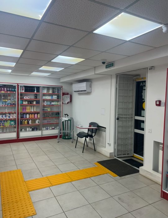 Оренда приміщення на 44 кварталі ,біля зупинки