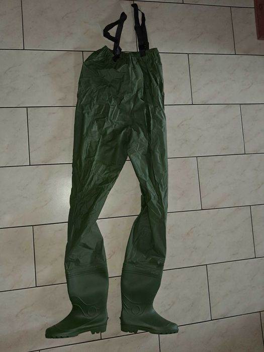 Wodery spodnie spodnio-buty gumiaki gumowce z szelkami nowe roz. 44/45