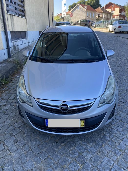 Opel Corsa 1.3 CDTI  diesel 5 lugares. Ano 2011