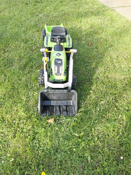 Traktor na pedały dla dzieci