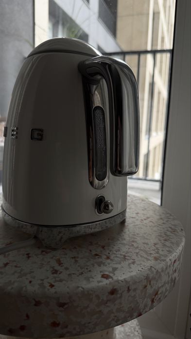 Чайник SMEG білий