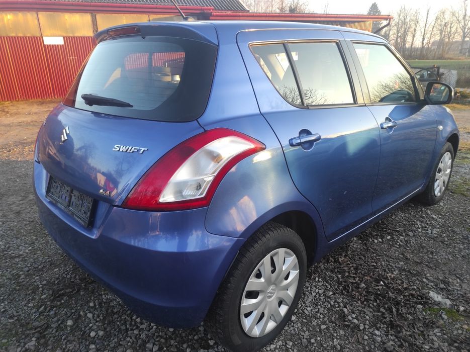 Suzuki Swift 4x4   benzyna 2013 rok produkcji