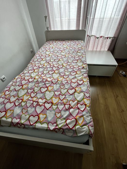 2  Camas de solteiro + gavetões IKEA