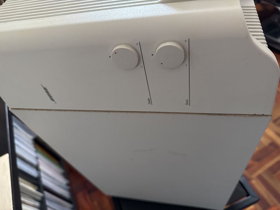 Conjunto colunas Bose Acoustimass 30 com 4 satélites Jewel Bose