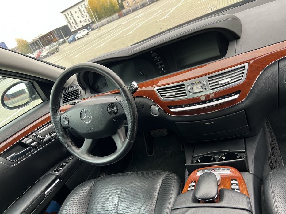 Дизельний w221 Mercedes-Benz 2008 року