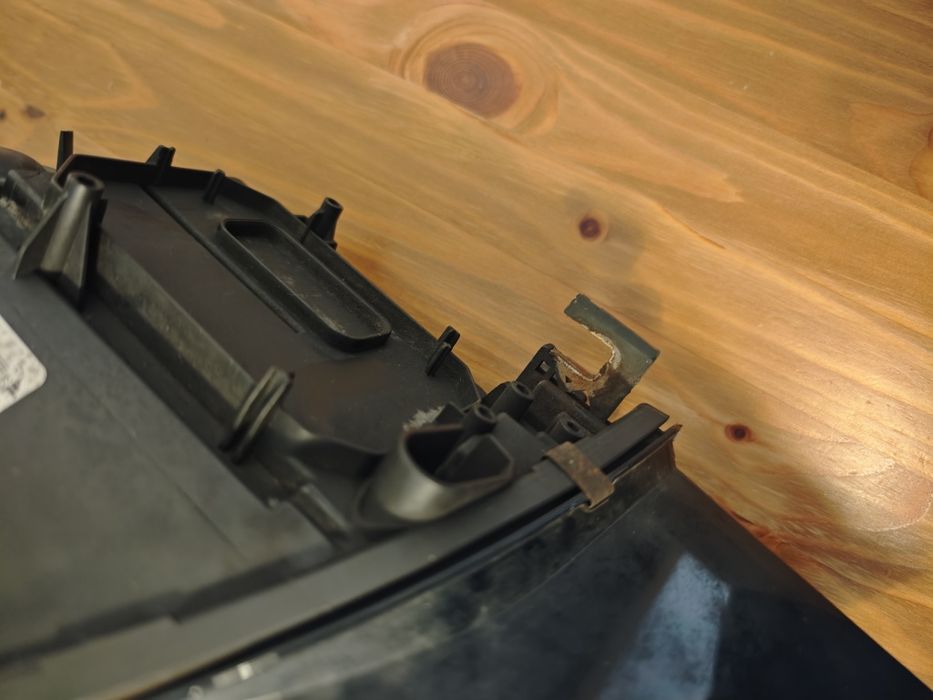 Farol Audi TT lado direito