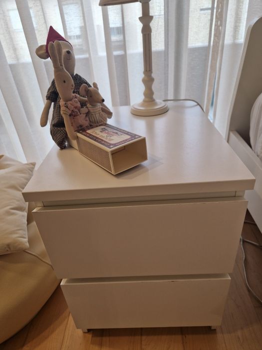 Mesa de cabeceira ikea branca