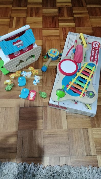 Brinquedos de madeira criança