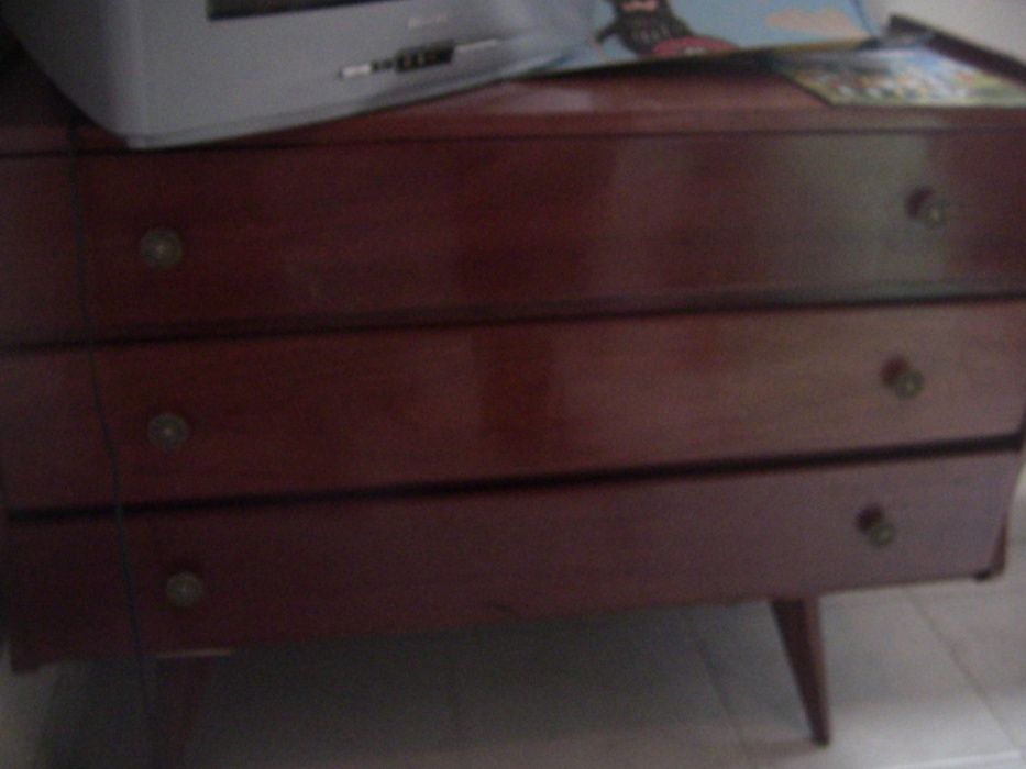 Móvel / Cómoda Antiga de Madeira Maciça*