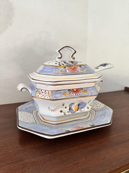 Terrina em Cerâmica Pintada à Mão