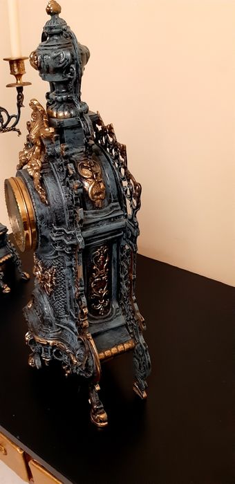 Fabuloso  conjunto de relógio e castiçais. Entrego zona de Lisboa