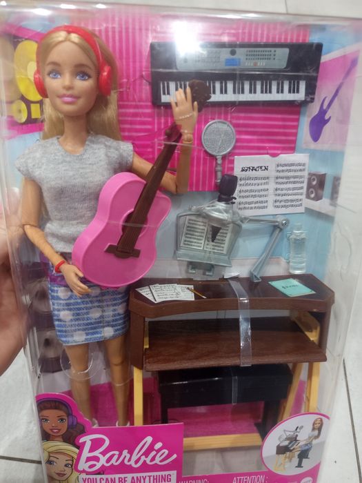 Lalka Barbie z gitarą i organami