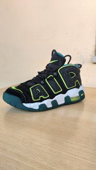 Bota Nike air more - uptempo
