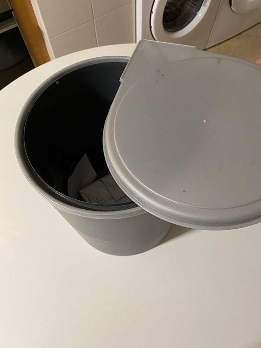 Caixote lixo com fixaçao na porta