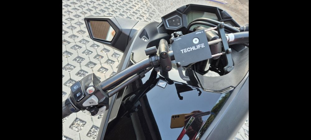 Мотоцикл HONDA NM4-02 на автоматі 2016