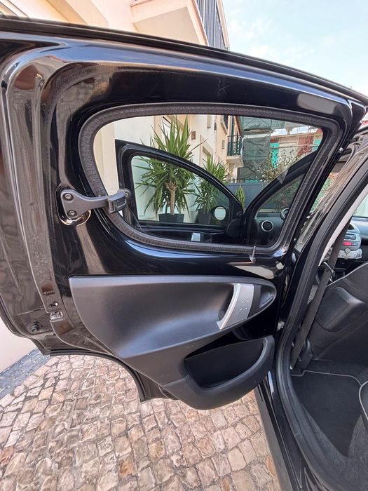 Carro Peugeot 107