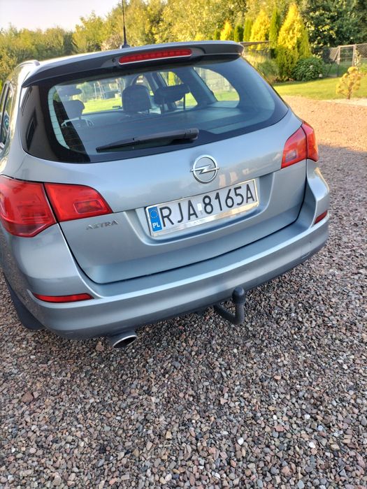 Opel Astra j 2011 rok