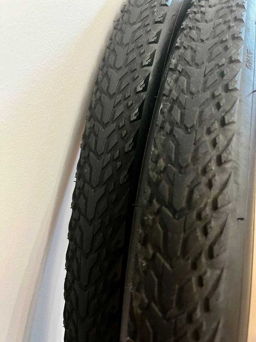 Opony rowerowe Giant CrossCut AT 2 700x38C (38-622) Tubeless Ready