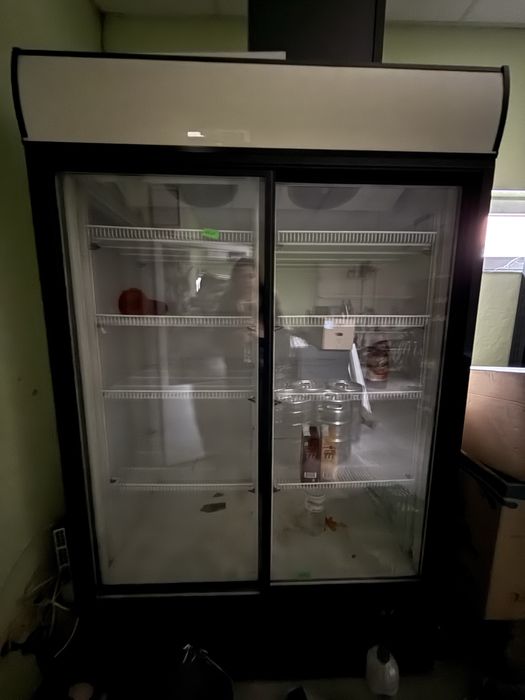 Продам холодильник торговий