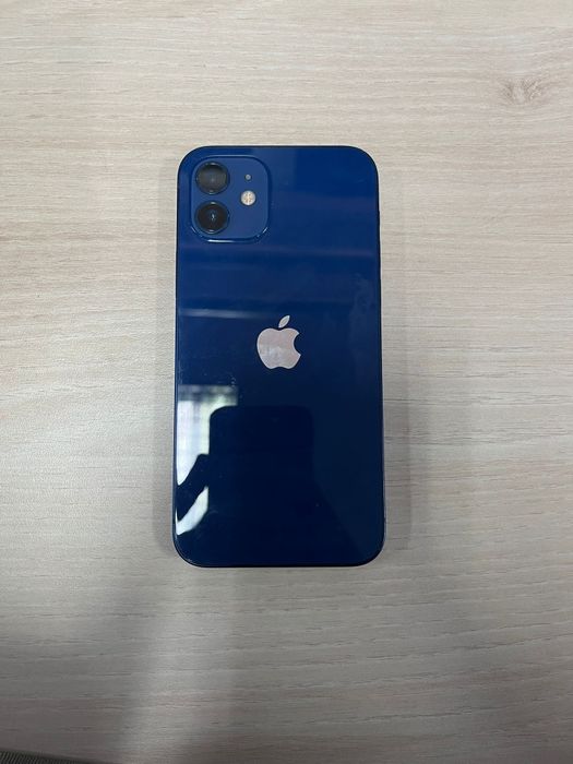 Iphone 12 na cor azul