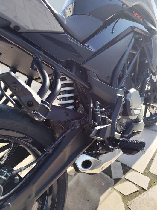 CFMOTO 300NK com 330KM