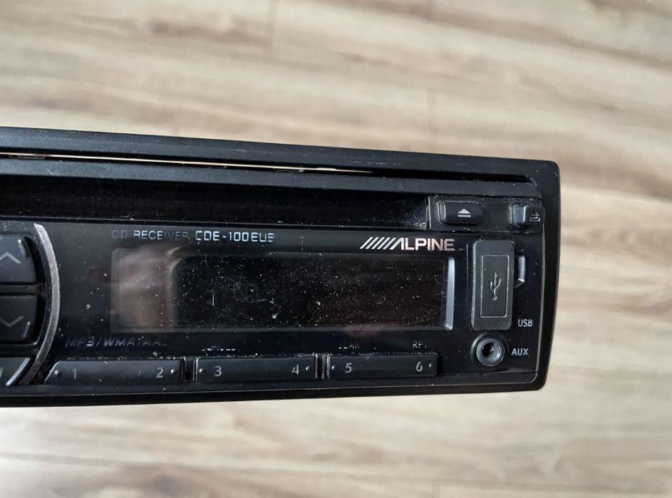 Alpine cde-100eub с bluetooth +200гр.