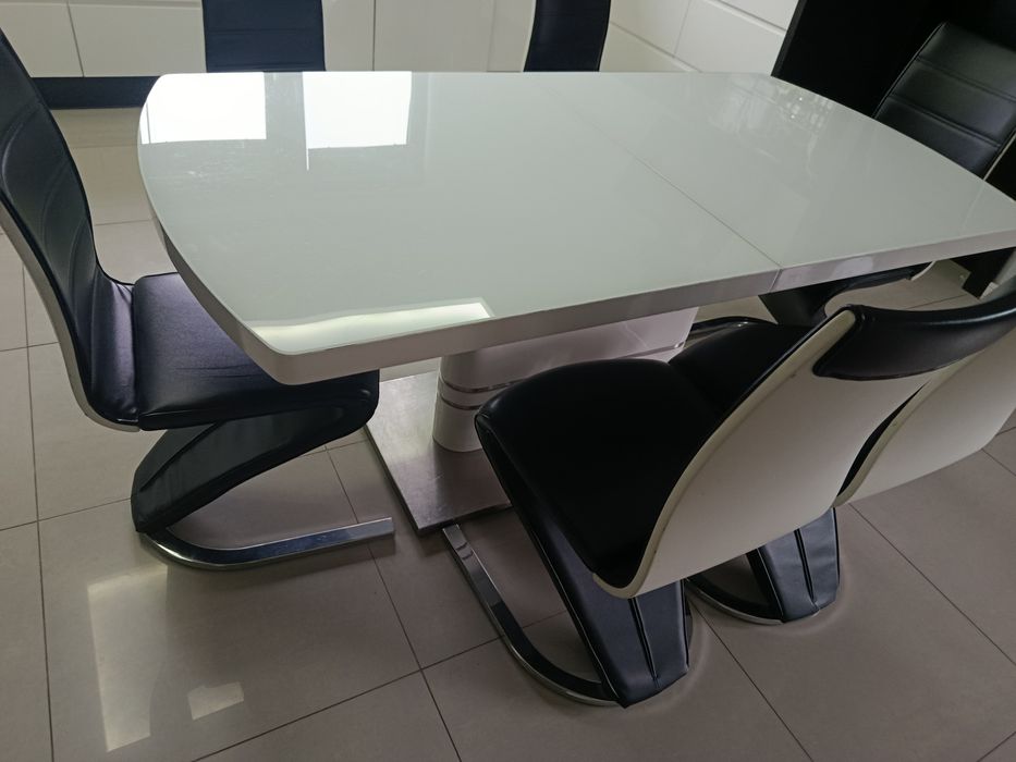 Stół z krzesłami Signal