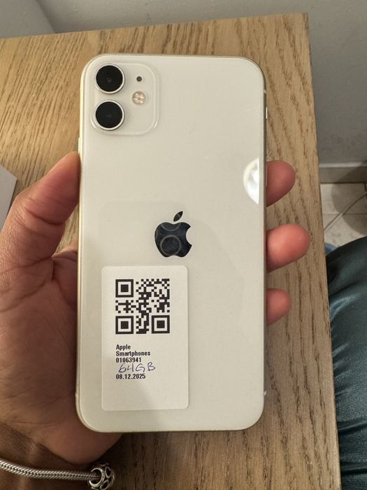 Iphone 11 branco e limpo
