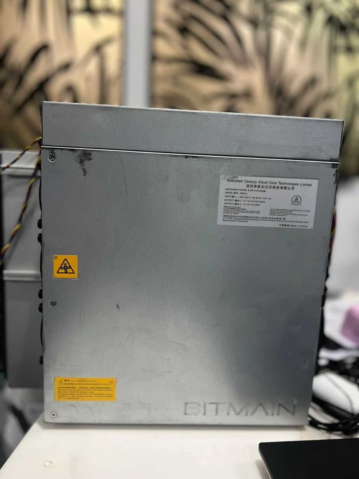 Antminer S19j Pro 104 TH/s (Usado) + Cabo Schuko 2-em-1 GRÁTIS!