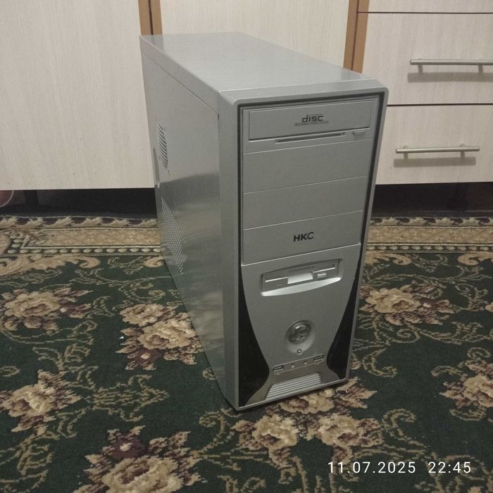 Системний блок Intel Core i3-7100,оперативки 16gb.Відеокарта RX 550