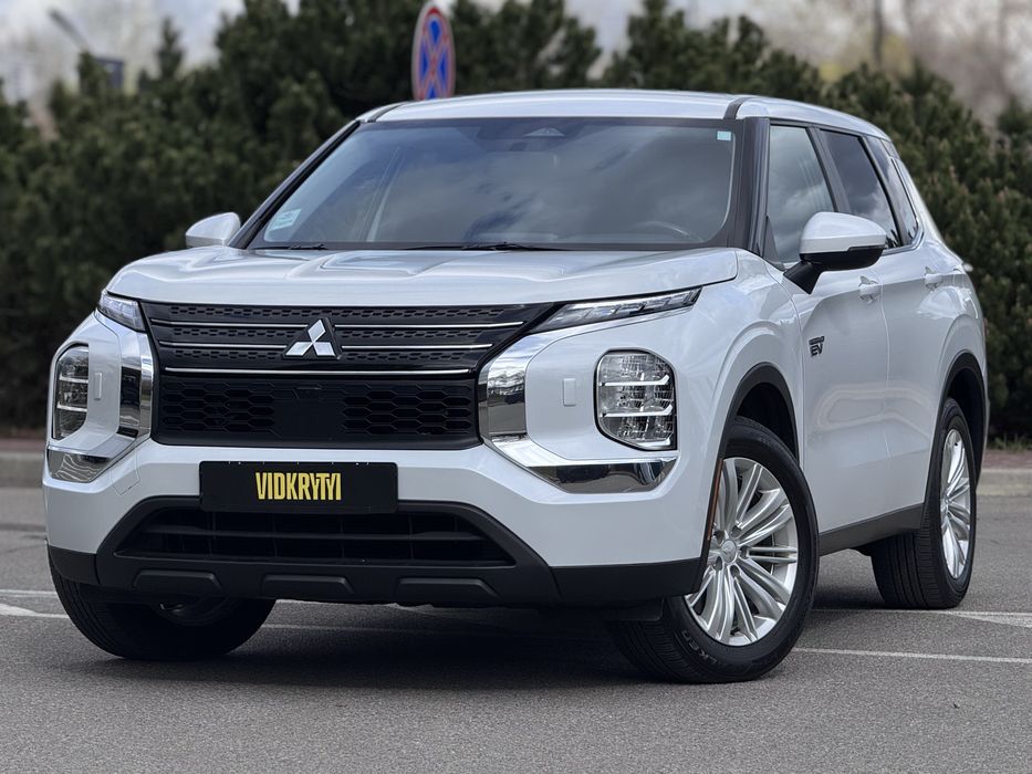 Mitsubishi Outlander EV, 2023 року, 2.4 плагін-гібрид автомат 4wd 34км