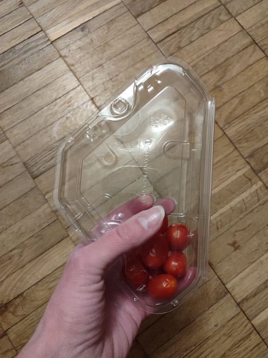 Прозора упаковка від помідорів чері