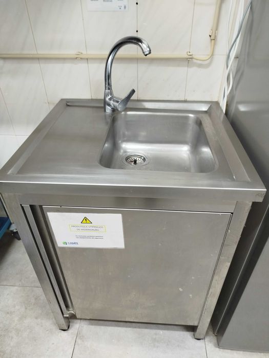 Pio em inox ideal para apoio lavagem.